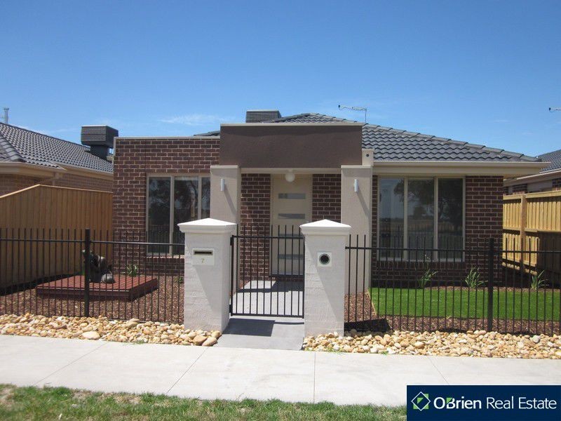 7 Fantail Lane, Pakenham VIC 3810