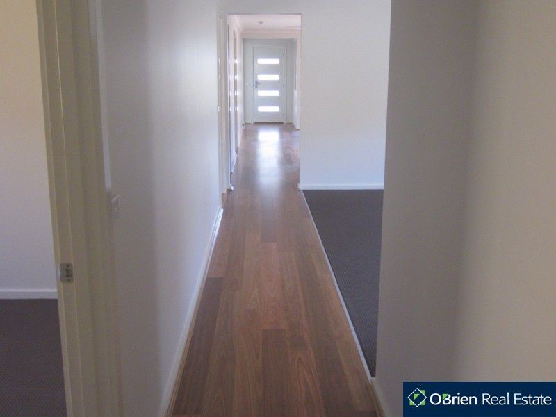 7 Fantail Lane, Pakenham VIC 3810