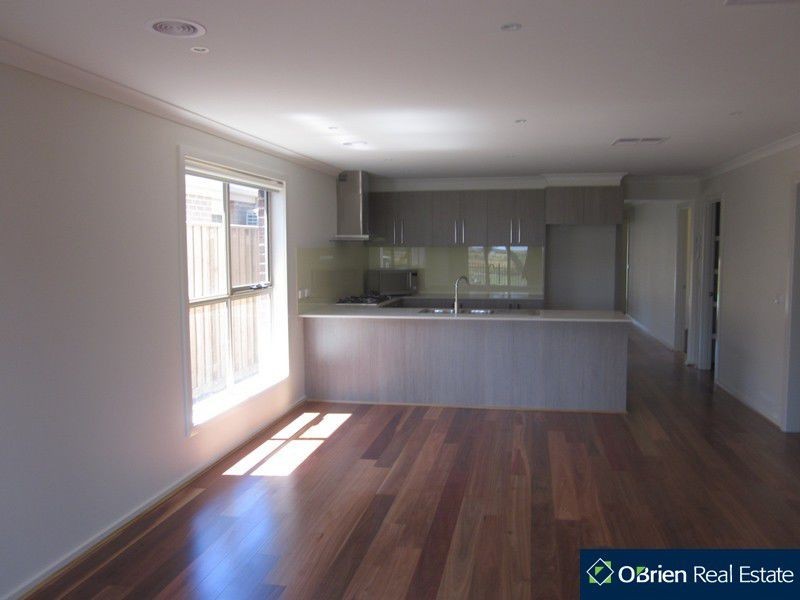 7 Fantail Lane, Pakenham VIC 3810