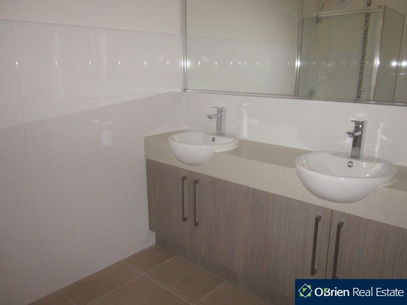 7 Fantail Lane, Pakenham VIC 3810