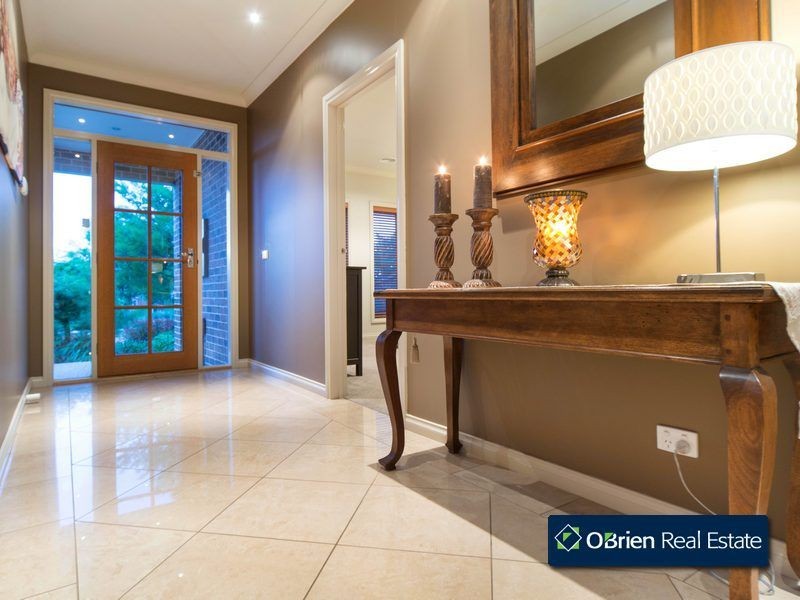 64 Fairholme Boulevard, Berwick VIC 3806