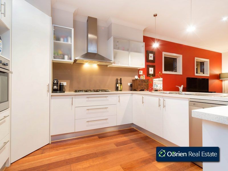 64 Fairholme Boulevard, Berwick VIC 3806