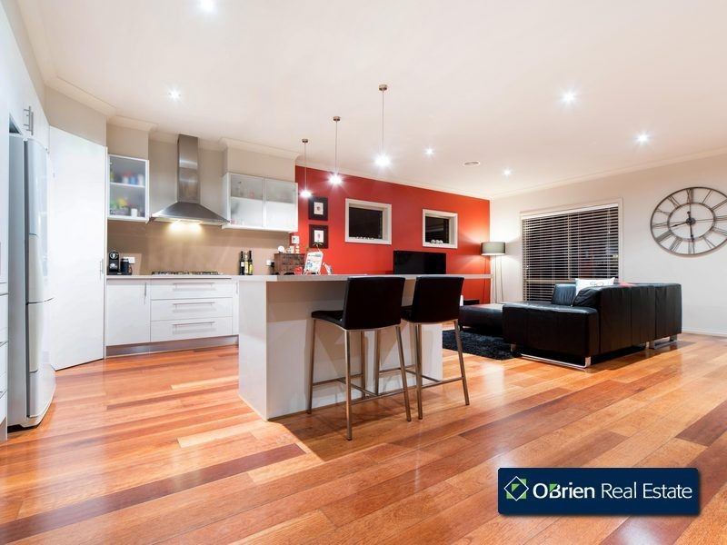 64 Fairholme Boulevard, Berwick VIC 3806