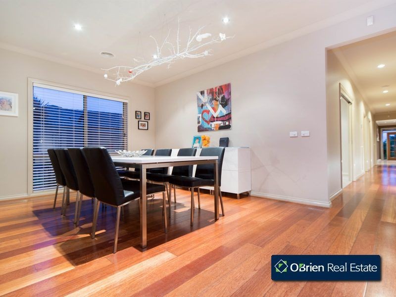 64 Fairholme Boulevard, Berwick VIC 3806