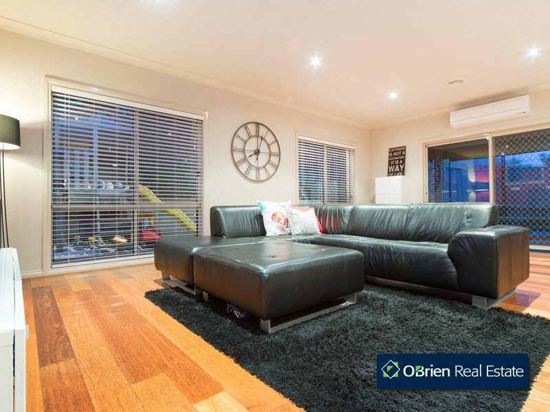 64 Fairholme Boulevard, Berwick VIC 3806