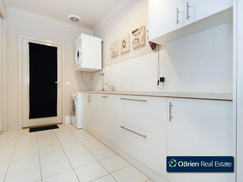 64 Fairholme Boulevard, Berwick VIC 3806