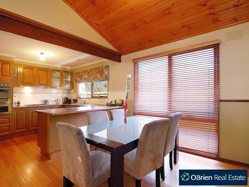 32 Houlder Avenue, Junction Village VIC 3977