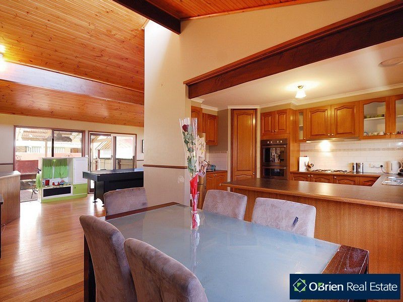 32 Houlder Avenue, Junction Village VIC 3977