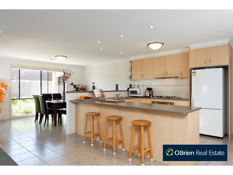 14 Ferndown Drive, Cranbourne VIC 3977