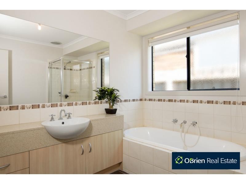 14 Ferndown Drive, Cranbourne VIC 3977