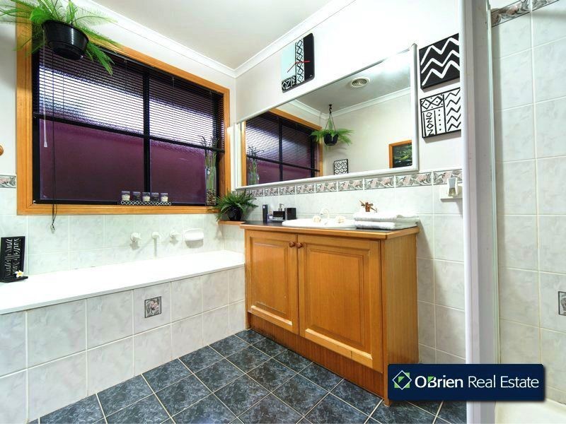 3 Viewmount Court, Narre Warren South VIC 3805