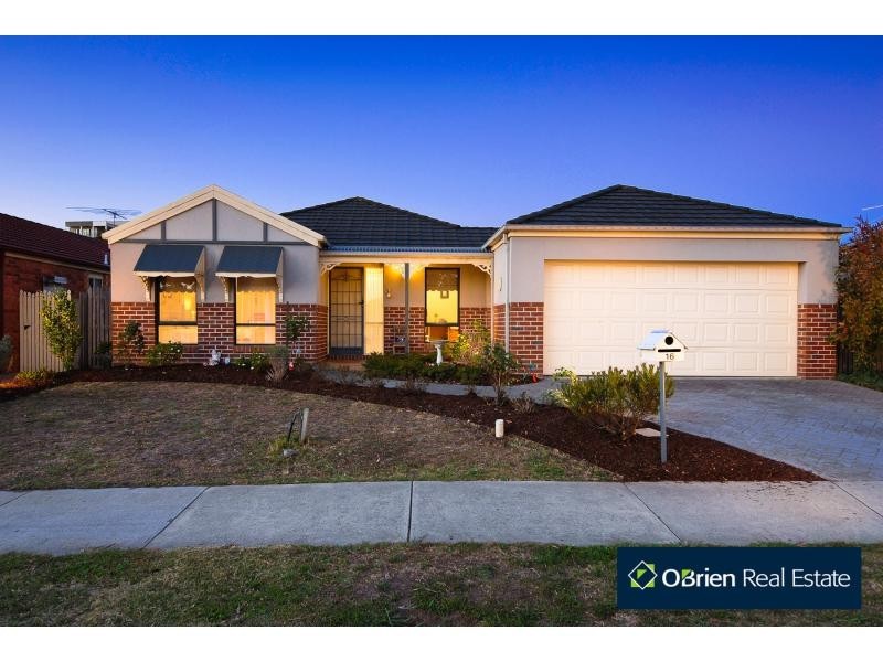 16 Hammerwood Green, Beaconsfield VIC 3807
