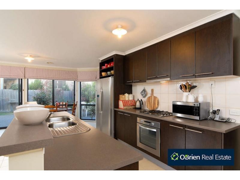 16 Hammerwood Green, Beaconsfield VIC 3807