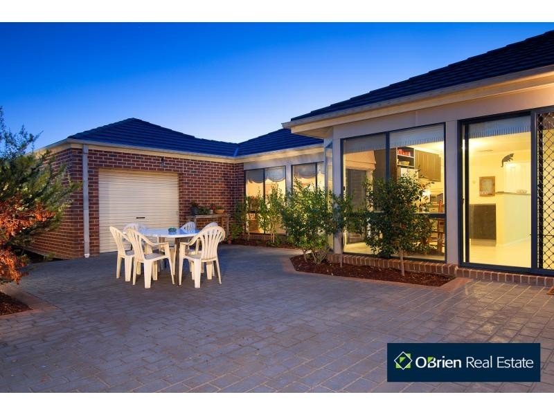 16 Hammerwood Green, Beaconsfield VIC 3807