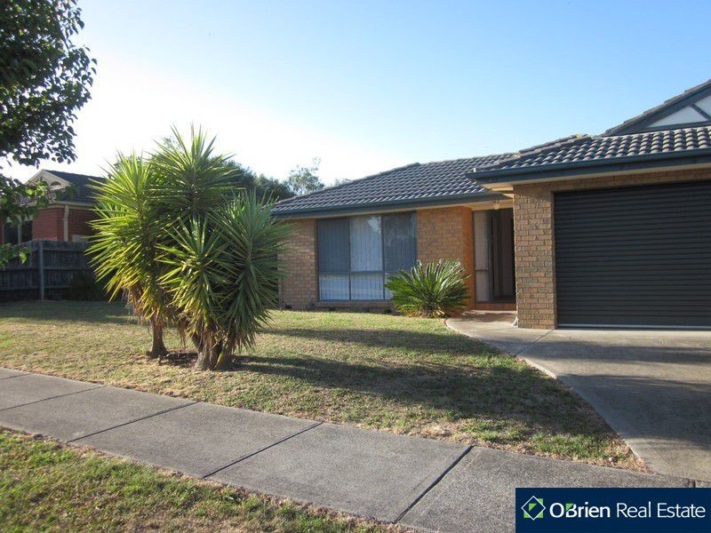 11 Farnborough Way, Berwick VIC 3806
