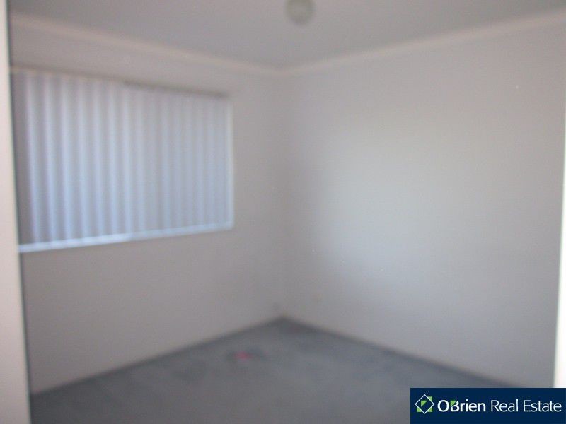 11 Farnborough Way, Berwick VIC 3806