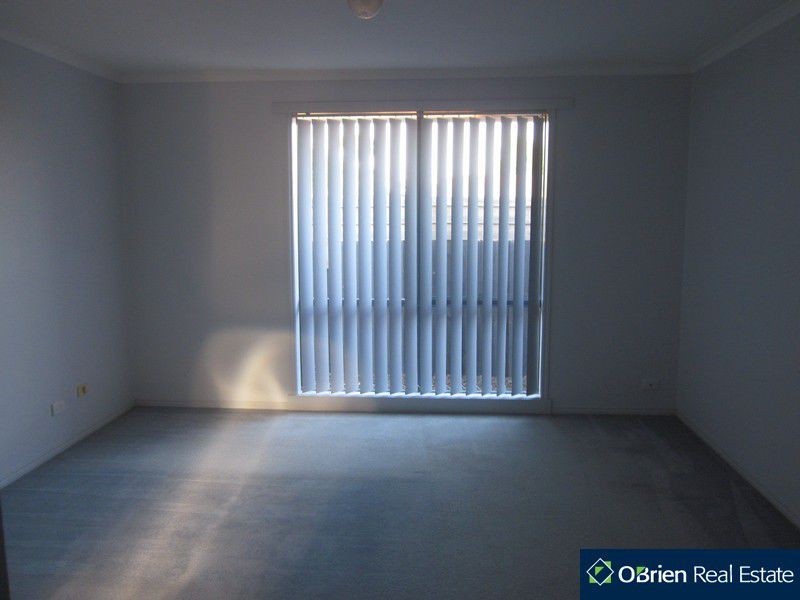 11 Farnborough Way, Berwick VIC 3806