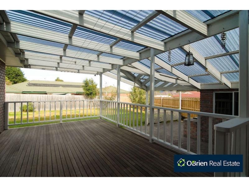 8 St Johns Court, Narre Warren VIC 3805