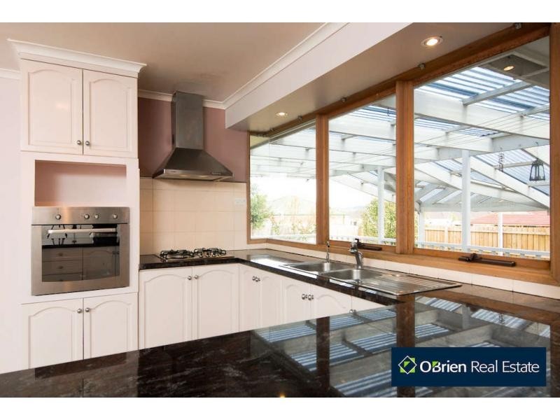 8 St Johns Court, Narre Warren VIC 3805