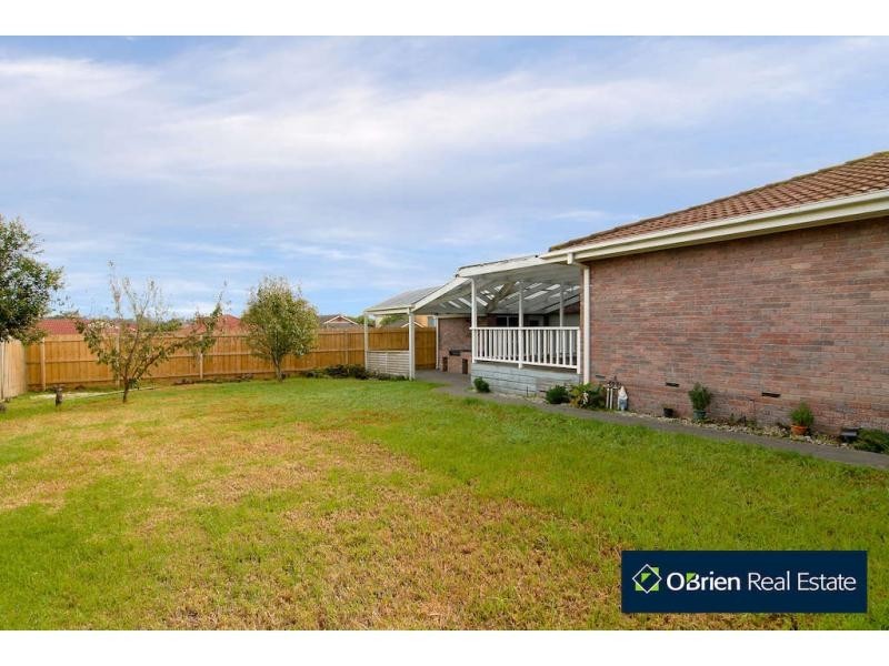 8 St Johns Court, Narre Warren VIC 3805