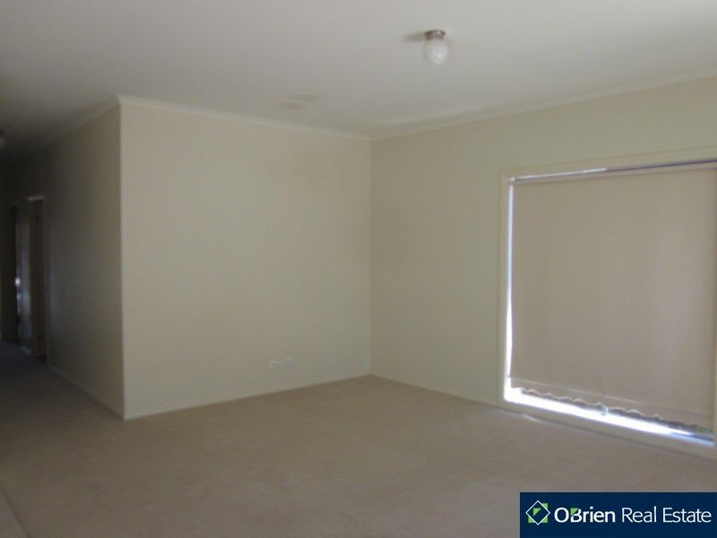 52 Springhill Drive, Cranbourne VIC 3977