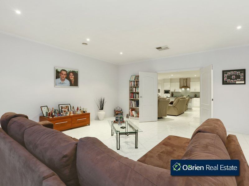 15 Don Collins Way, Berwick VIC 3806