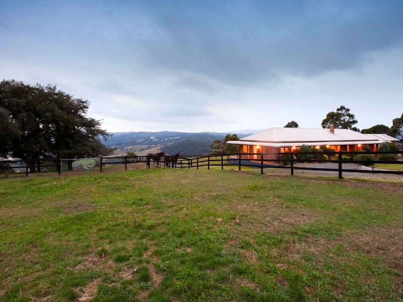 195 Huxtable Road, Pakenham Upper VIC 3810