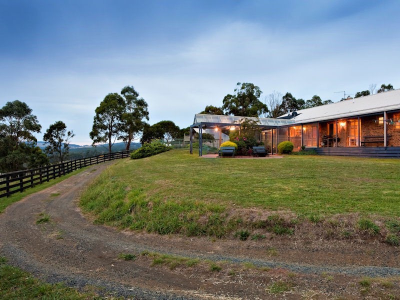 195 Huxtable Road, Pakenham Upper VIC 3810