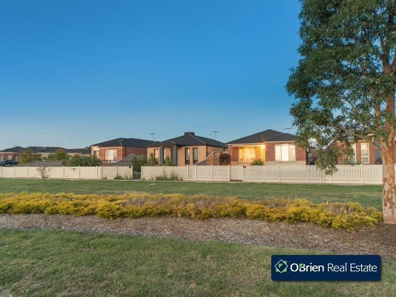 5 Pagoda Place, Cranbourne VIC 3977