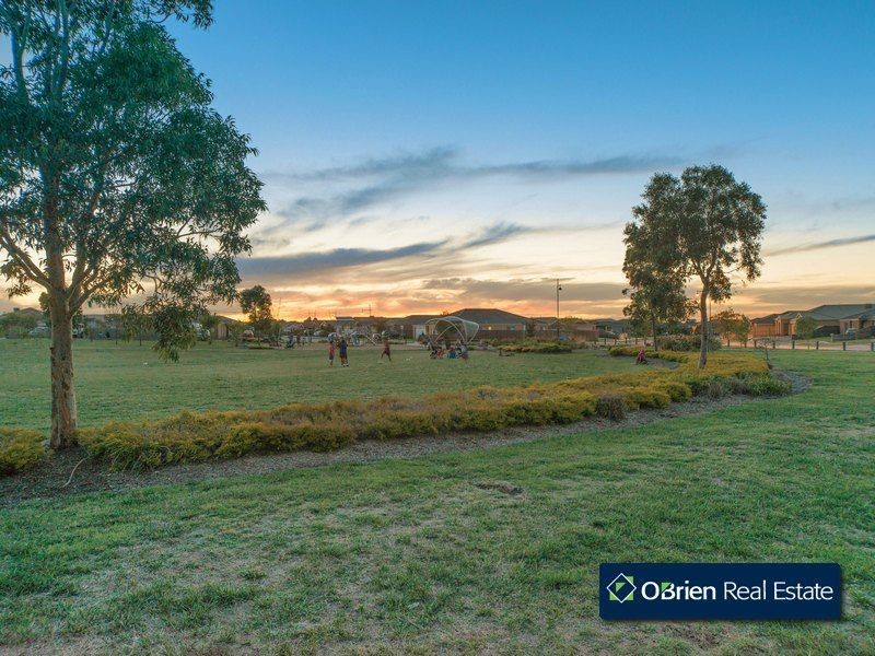 5 Pagoda Place, Cranbourne VIC 3977