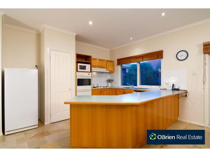 28 Earlsfield Drive, Berwick VIC 3806