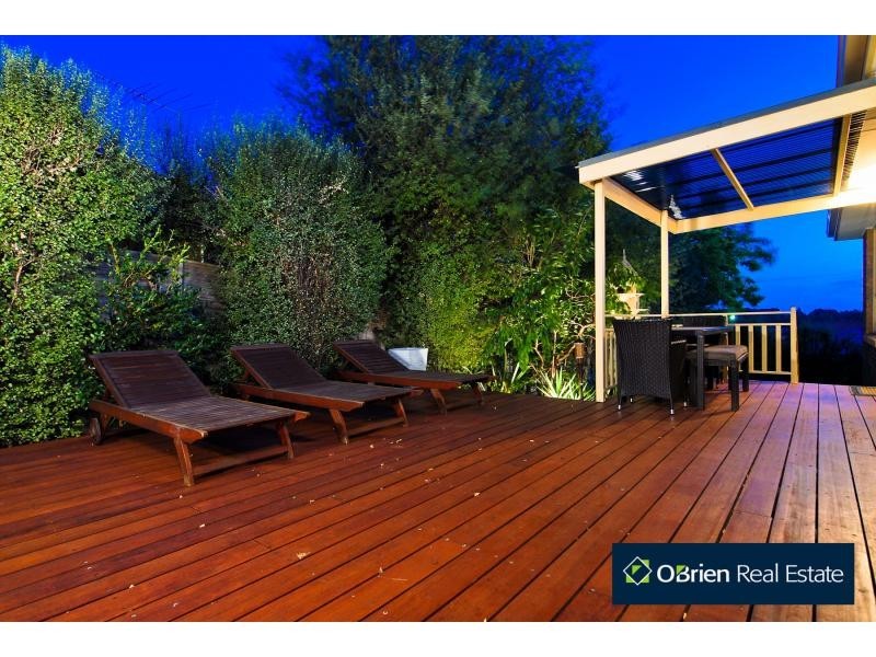 28 Earlsfield Drive, Berwick VIC 3806