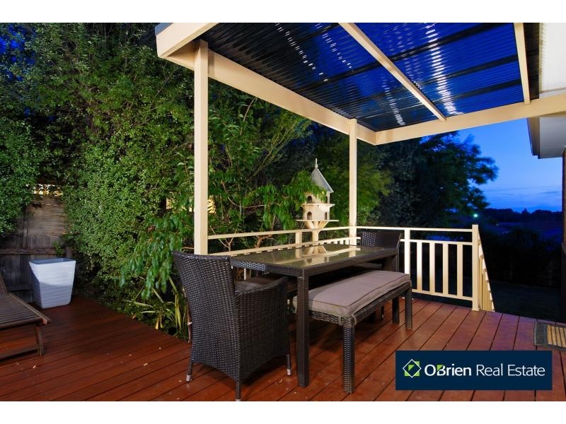 28 Earlsfield Drive, Berwick VIC 3806