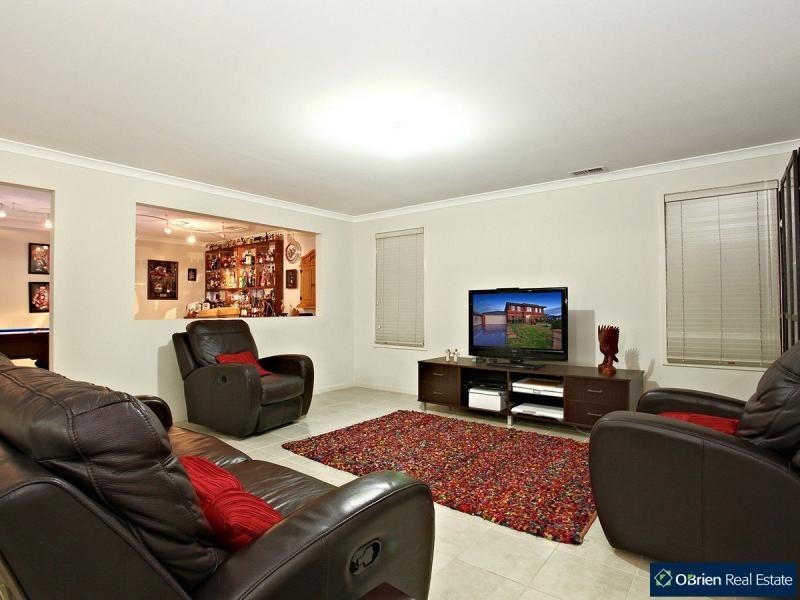 17 Eldershaw Drive, Lynbrook VIC 3975