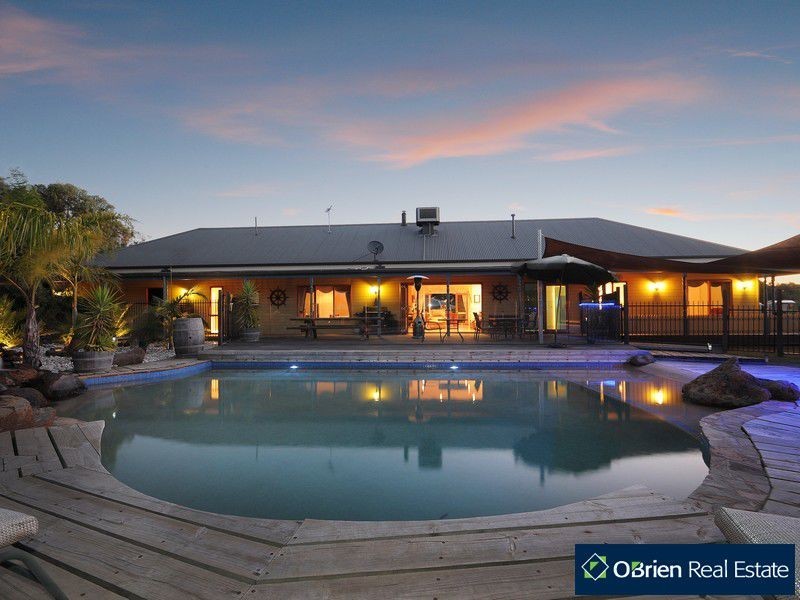 875 North Road, Cranbourne South VIC 3977