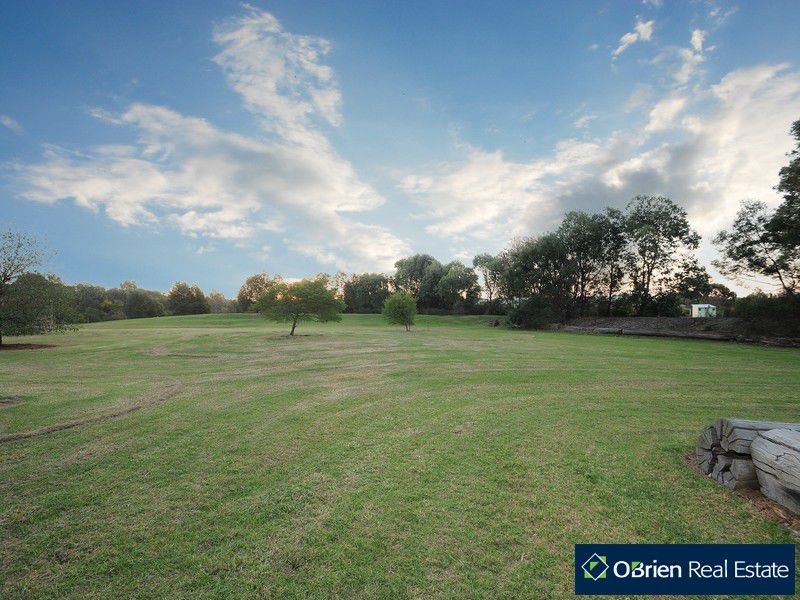 875 North Road, Cranbourne South VIC 3977