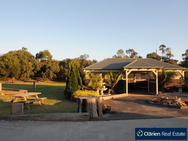 875 North Road, Cranbourne South VIC 3977