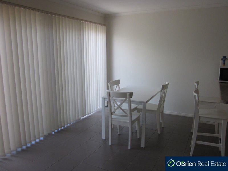 127 Melzak Way, Berwick VIC 3806