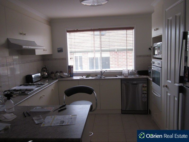 5 Millgrove Way, Berwick VIC 3806