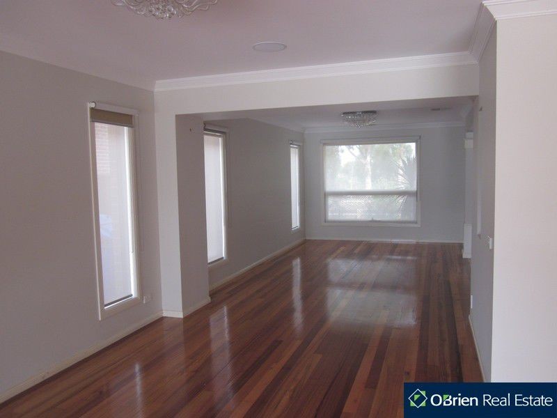 38 Kirrabilli Parade, Berwick VIC 3806
