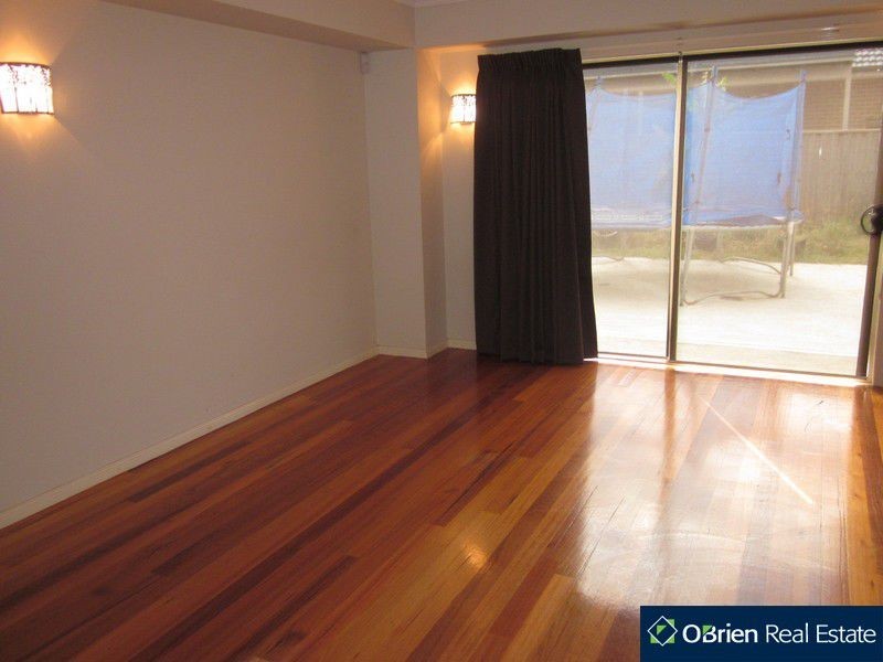 38 Kirrabilli Parade, Berwick VIC 3806