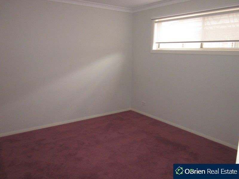 38 Kirrabilli Parade, Berwick VIC 3806