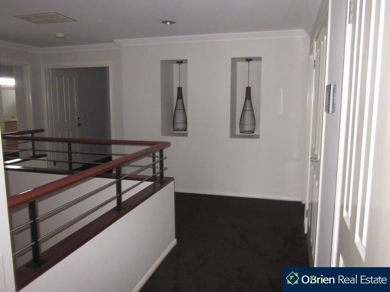 38 Kirrabilli Parade, Berwick VIC 3806