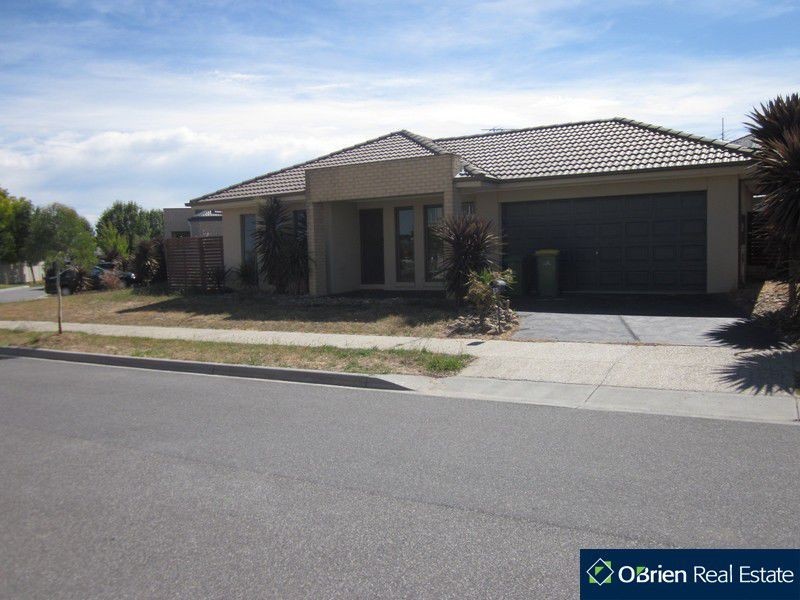 13 Portland Place, Pakenham VIC 3810