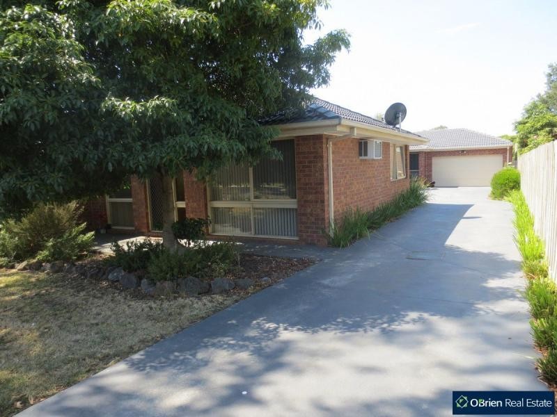 1/6 Averne Street, Cranbourne VIC 3977