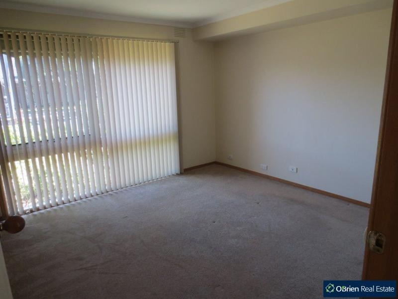 1/6 Averne Street, Cranbourne VIC 3977