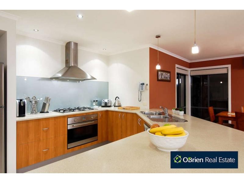 8 Ambiance Crescent, Narre Warren South VIC 3805