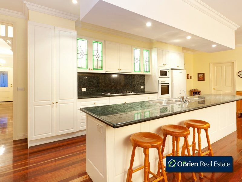 4 Flowerdale Court, Narre Warren South VIC 3805