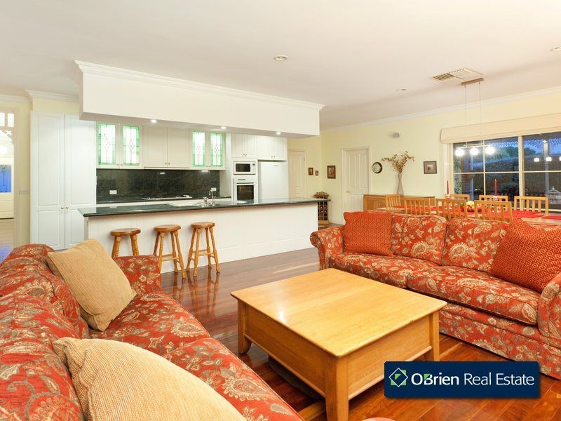 4 Flowerdale Court, Narre Warren South VIC 3805