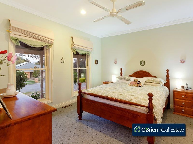 4 Flowerdale Court, Narre Warren South VIC 3805